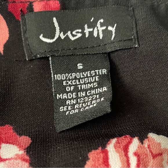 JUSTIFY Floral Dress - Picture 4 of 4